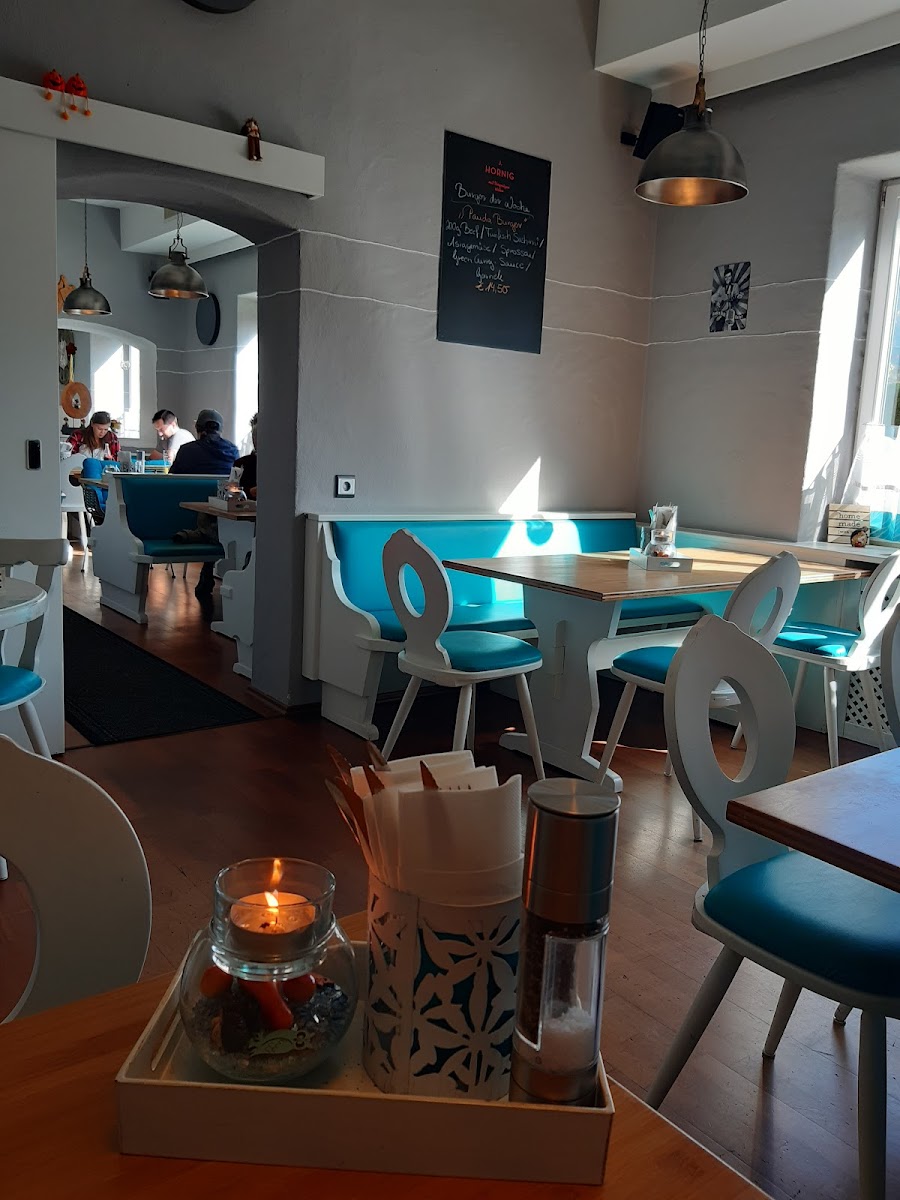 Roots Burger & More - Thomas Brunner